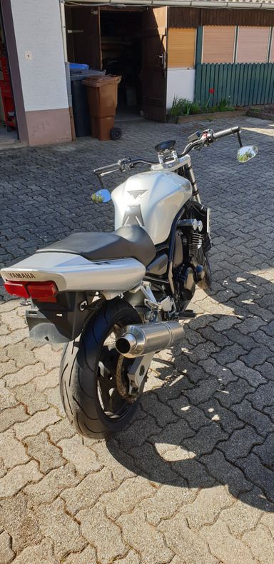 Yamaha FZS600