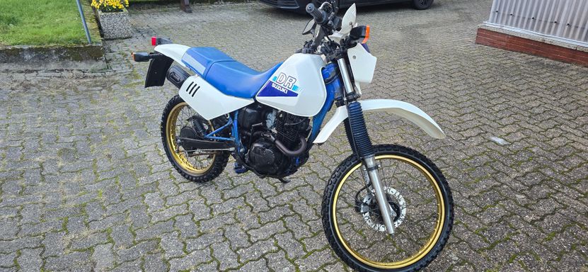 Suzuki DR125