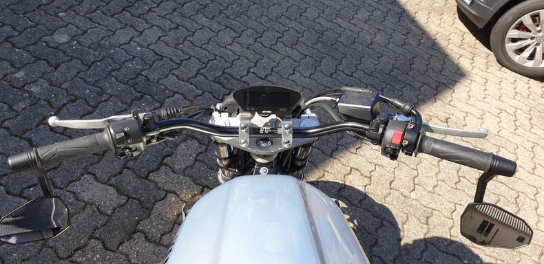 Yamaha FZS600