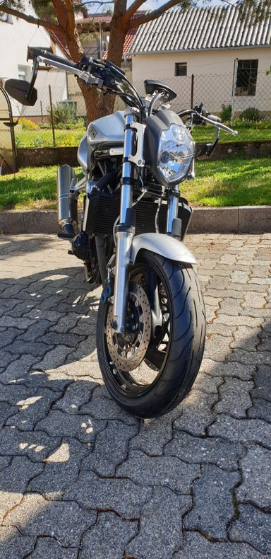 Yamaha FZS600